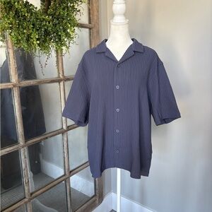 ASOS Design Relaxed Revere Boxy Plisse Shirt in Navy - Size M